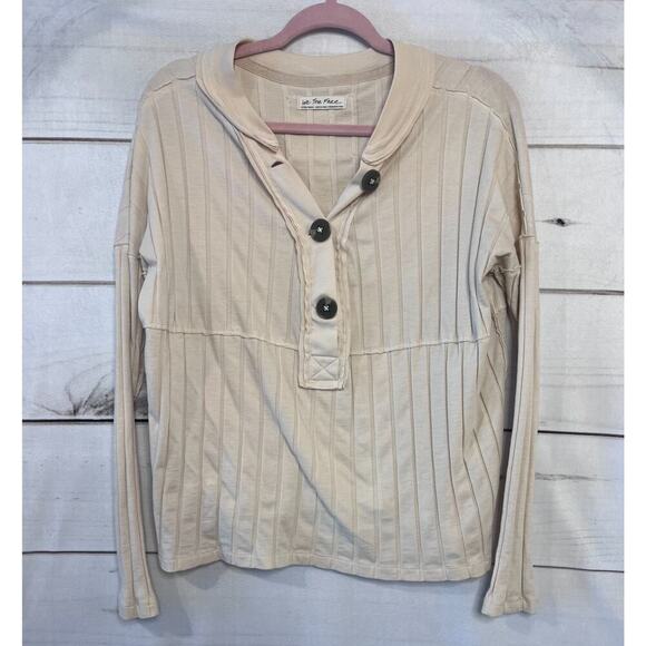 We The Free Top Size XS EUC Cream Long Sleeves Big Fun Buttons - Picture 1 of 4